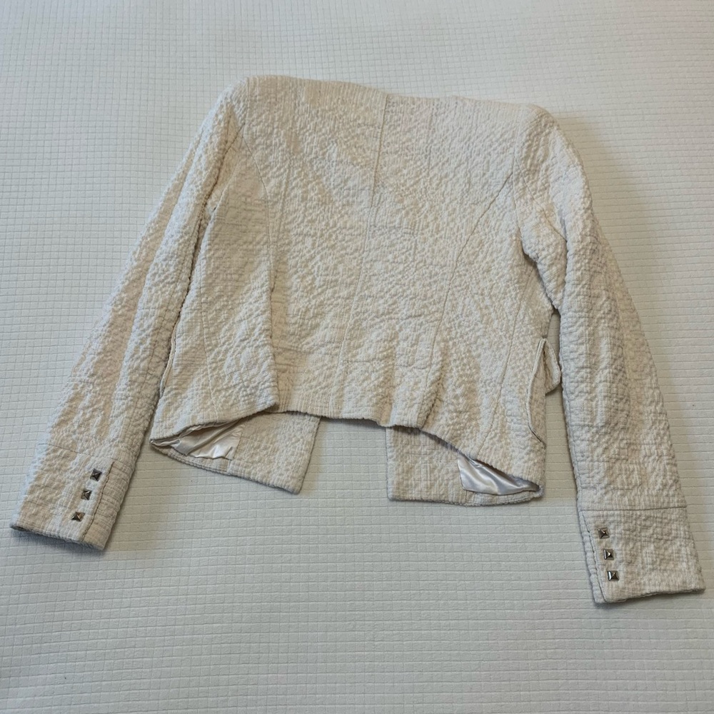 Pleione textured cream colored cropped jacket - Picture 10 of 14